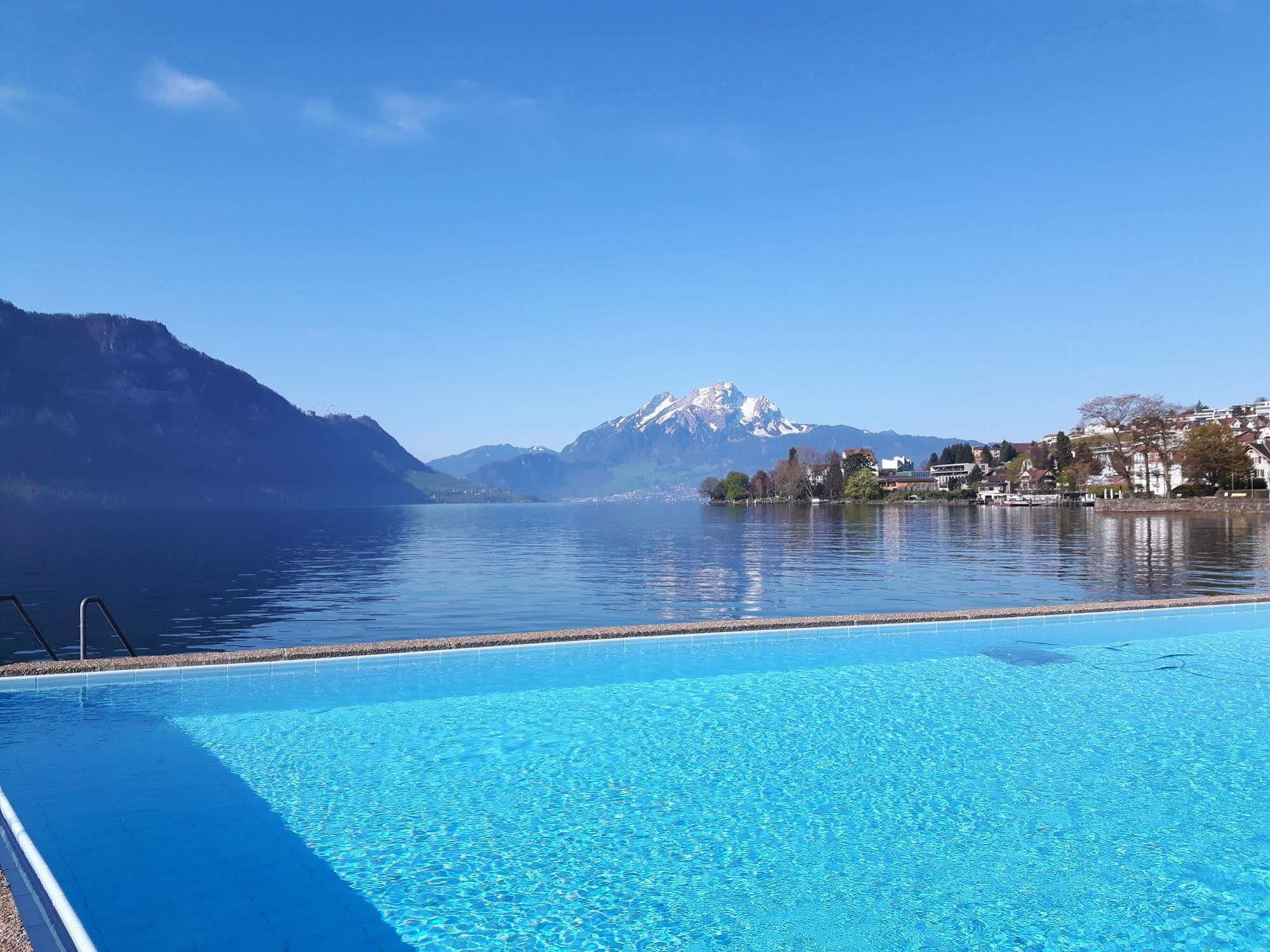 Hotel Central Am See Weggis Exterior foto